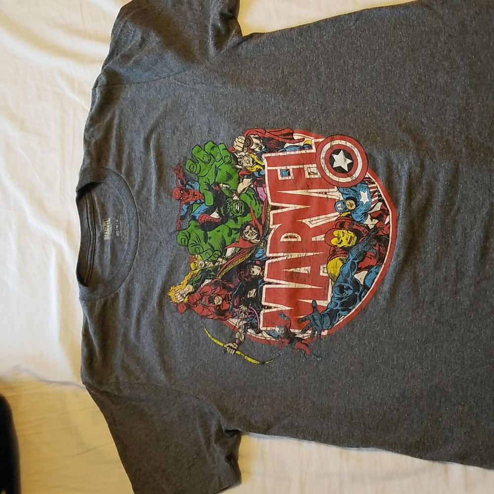 Marvel Heroes t-shirt.  Gray men size M